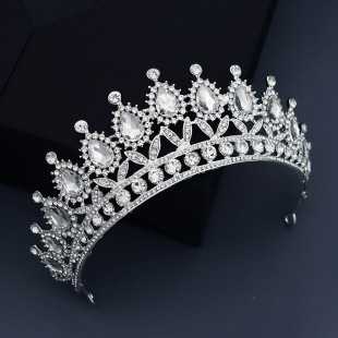 Baroque Alloy Crown European And American Wedding Bridal Jewelry Banquet Performance Headdress Rhinestone Pearl Crown display picture 4