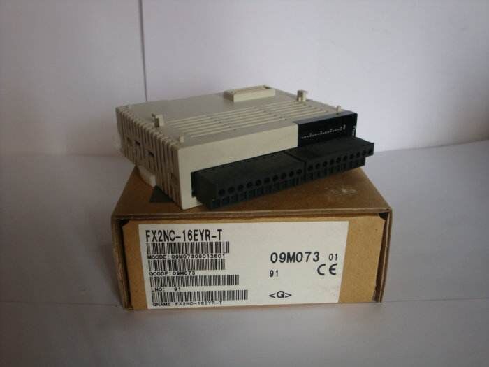 三菱全新模块  FX2NC-ROM-CE1