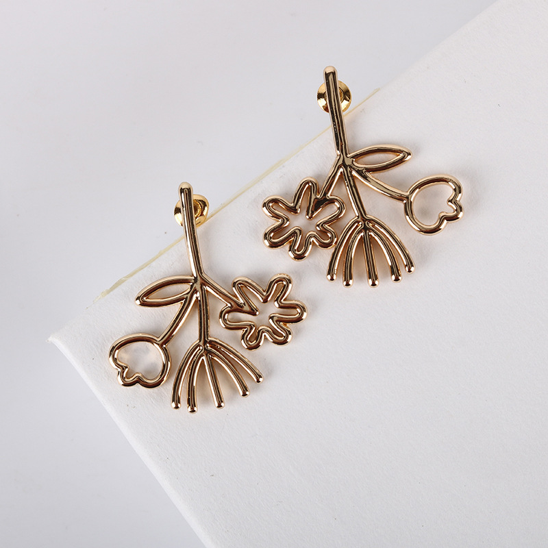 New Popular Earrings Korean Earrings 925 Silver Copper Pieces Flower Earrings Wholesale Nihaojewelry display picture 2