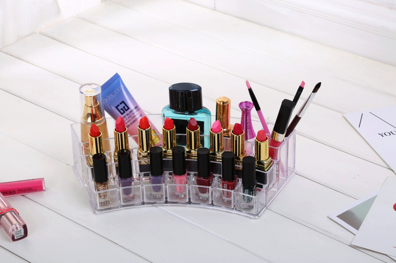Lipstick, universal stand, storage box, makeup primer, eyebrow pencil