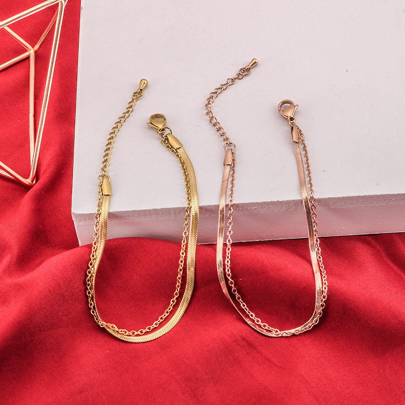 Pulsera de cadena de hoja de acero de titanio hembra ins diseño de nicho estilo coreano Cadena de hueso de serpiente plana simple pulsera personalizada de moda de todo fósforo