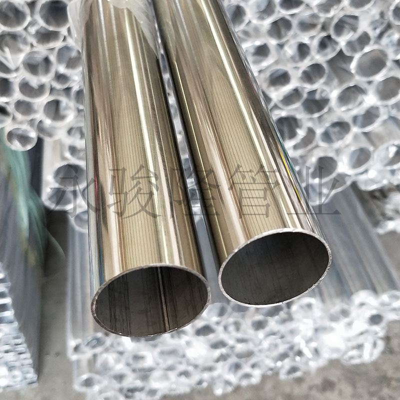 304不锈钢圆形焊接管子30*0.7mm 不锈钢管材图片
