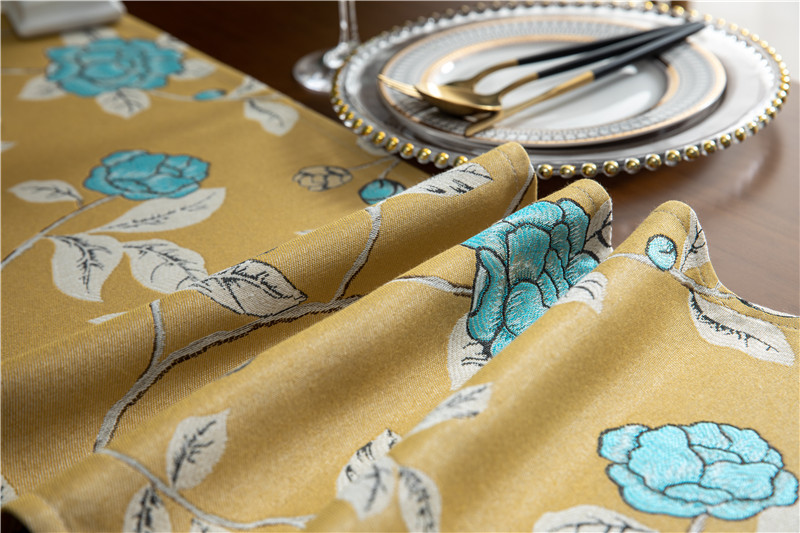 Runner da tavola moderno e minimalista interamente in poliestere per tavolino da caffè, scarpiera, mobile TV, con nappe, realizzato su misura in poliestere_voghion.com