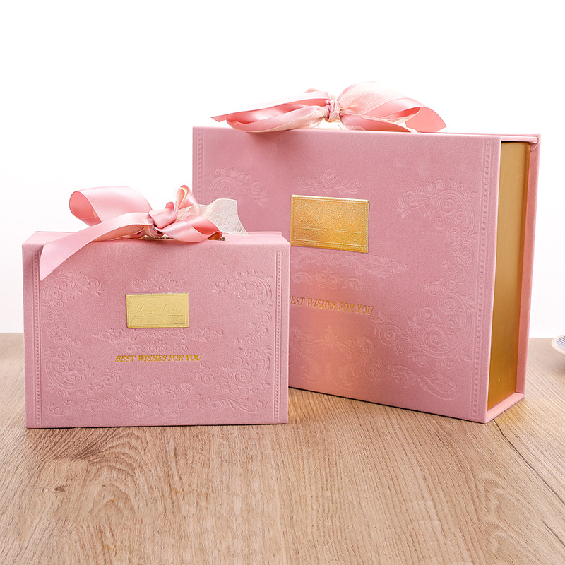 Ins结婚糖果盒喜糖盒伴手礼礼盒空盒方形森系礼盒绒布喜糖盒批发