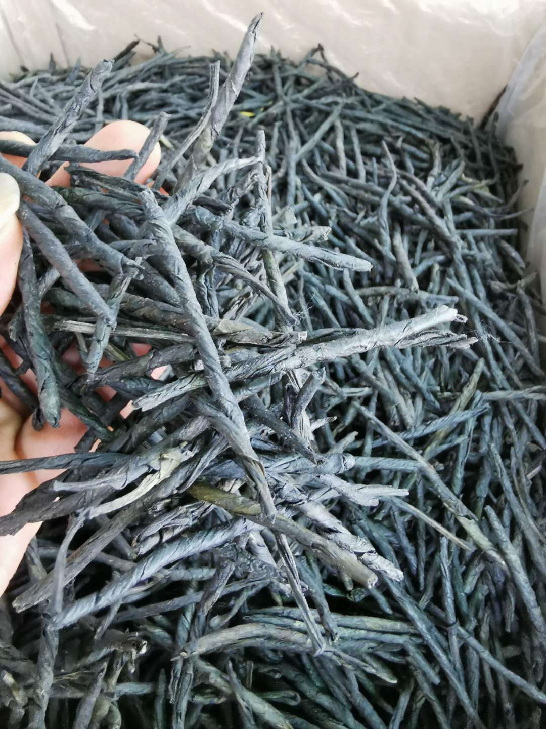 Ku Ding Tea Loose Leaf Bitter Tea Large Leaf Rolled Kuding Cha Traditional Herbal Tea Guangxi Origin 500g in use