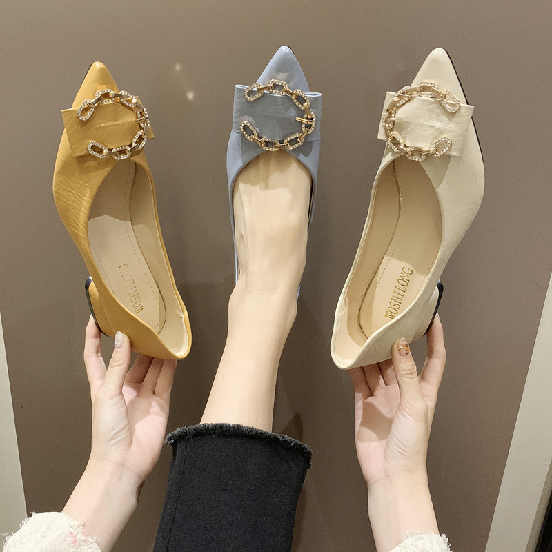 2020 Spring new pattern Korean Edition fashion Tip Thick heel Round buckle Rhinestone Single shoes A pedal Latest fashion Work shoes