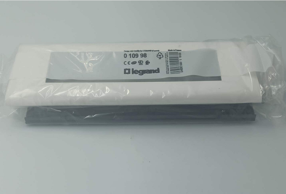 法国罗格朗进口105*50和195*50线槽卡模块支架：010998 八模支架