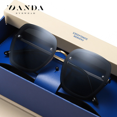 2020 new pattern lady Large frame sunglasses fashion outdoors sunshade Sunglasses 2228 Street beat Polarized Sunglasses