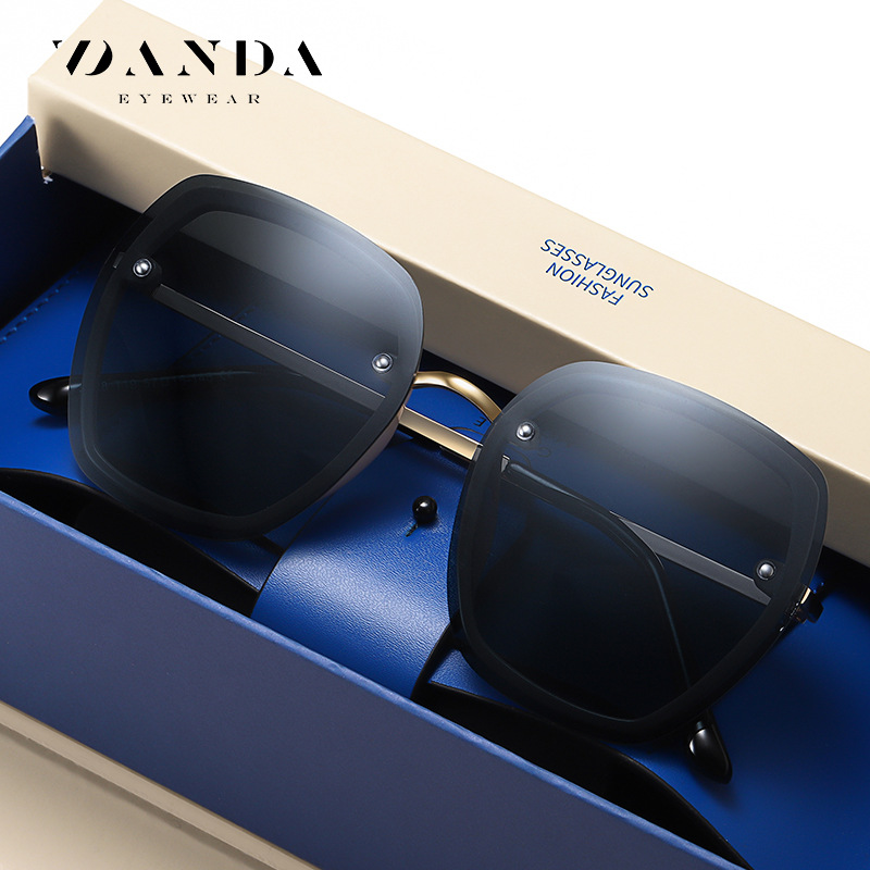 2020 new pattern lady Large frame sunglasses fashion outdoors sunshade Sunglasses 2228 Street beat Polarized Sunglasses