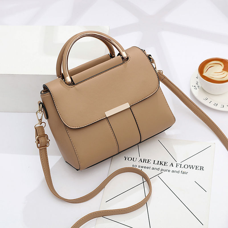 Small Square Bag Handbag Women's Bag New Versatile Women's Fashion One Shoulder Messenger Bag