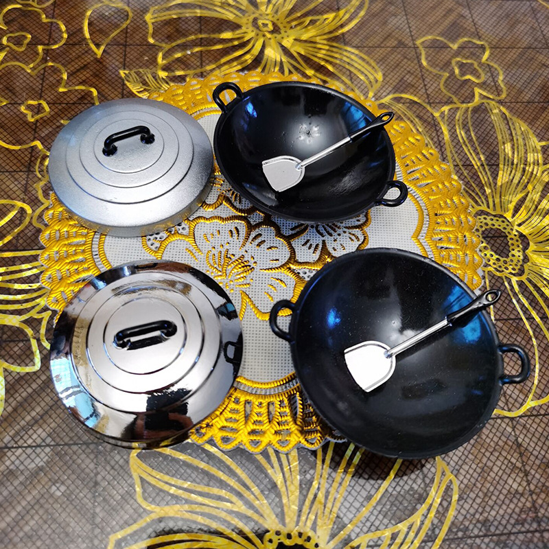 Miniature Toys Mini re-ment  Kitchenette Wok Toys Dollhouse parts simulation Metal Wok Model Toys