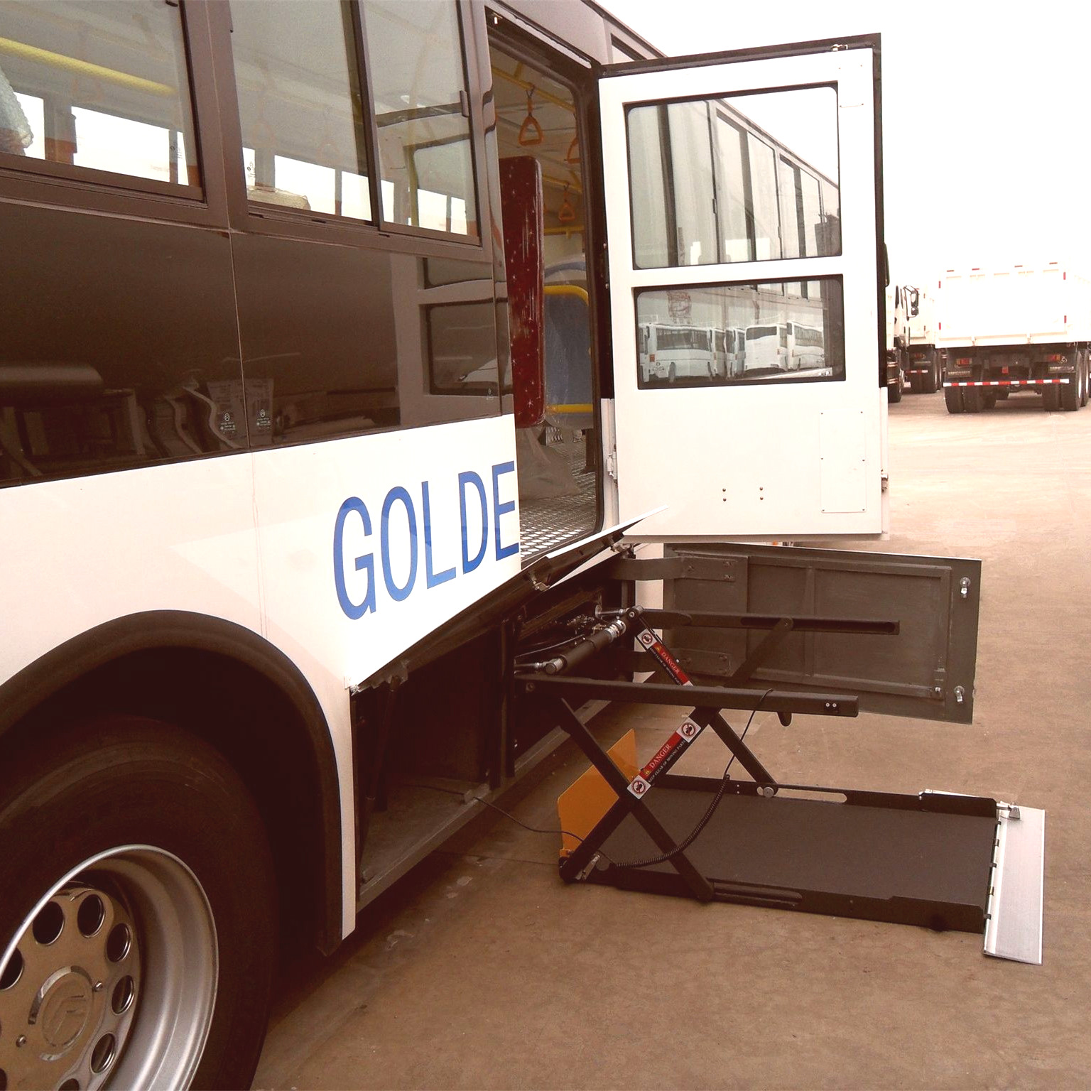 信德泰克供应轮椅升降机 残疾人升降台 车用举升装置