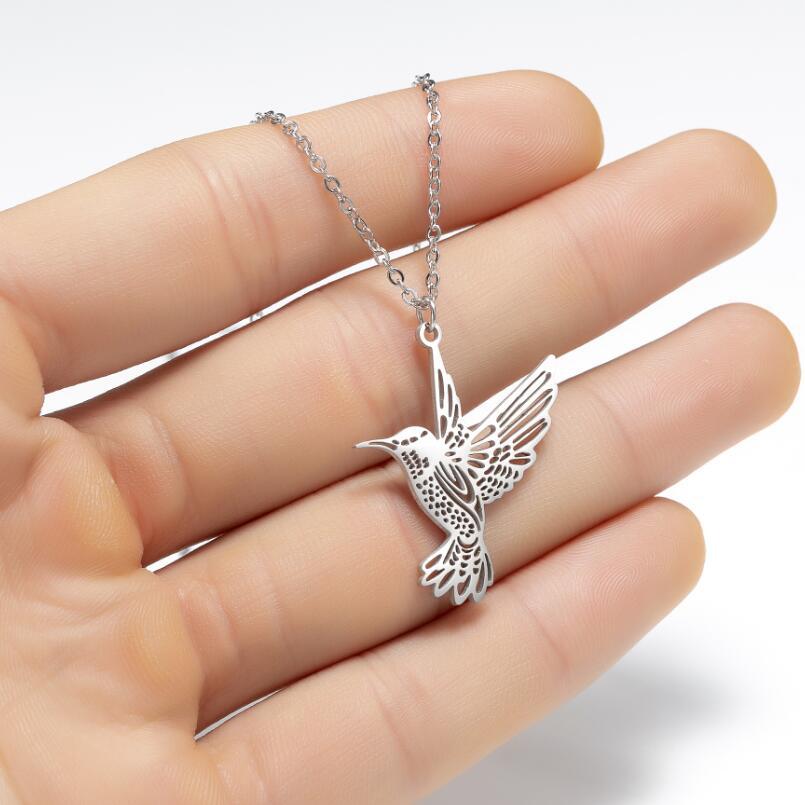 201 Stainless Steel 18K Gold Plated Casual Simple Style Plating Hollow Out Bird Pendant Necklace display picture 5