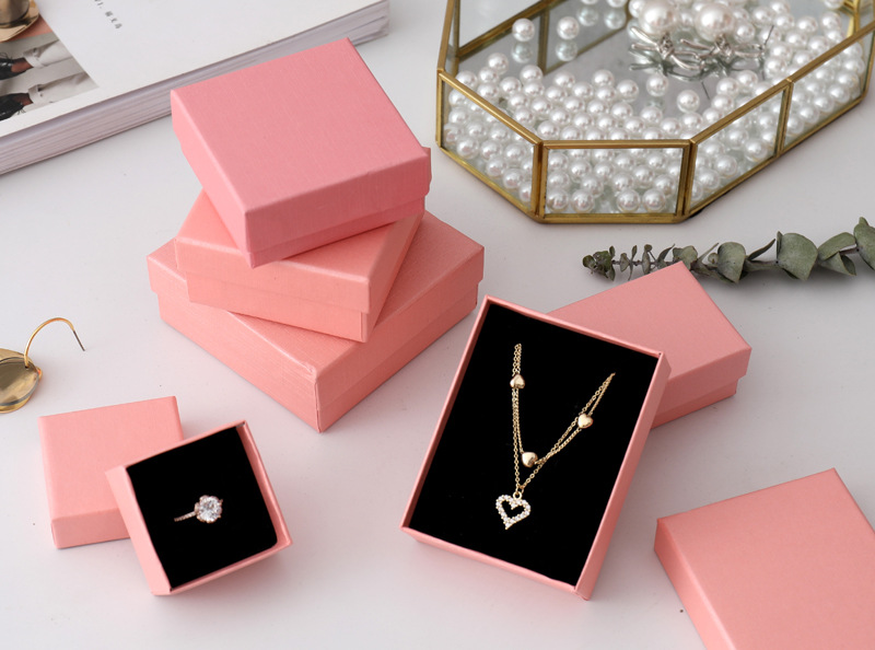 Casual Occasion Solid Color Pattern Fashion Style 1 Piece Fashion Solid Color Paper Jewelry Boxes