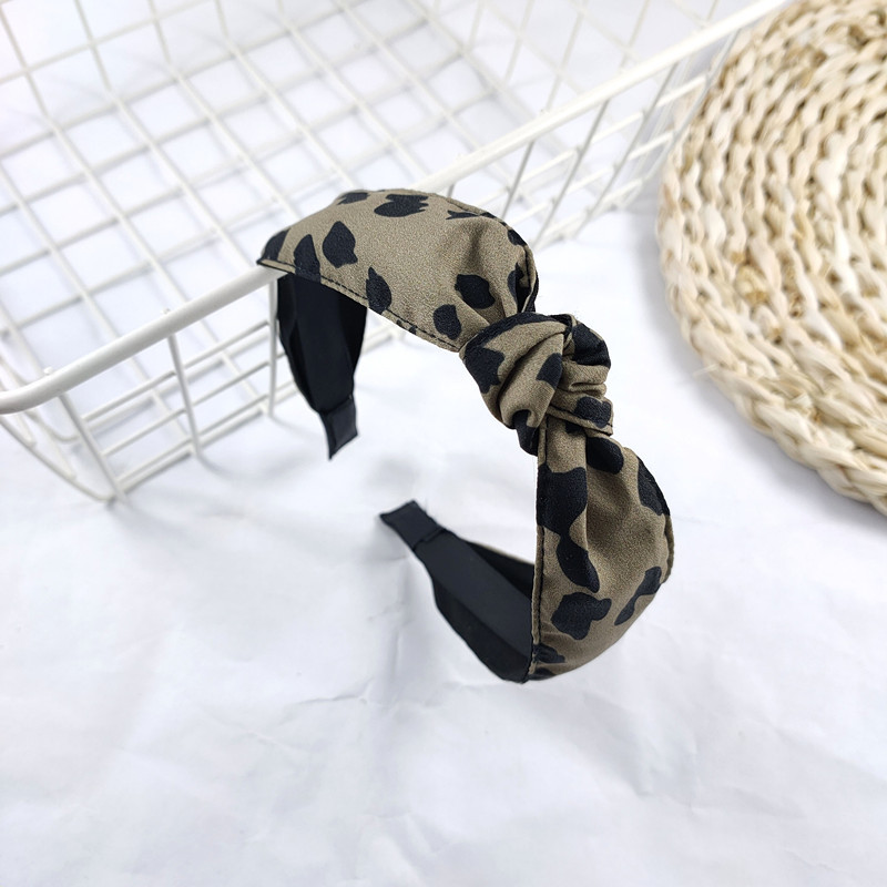 Korean Fashion New Fine-edged Exquisite Leopard Knotted Headband High-end Bowknot Pressure Headband Simple Hair Accessories Ladies Wholesale Nihaojewelry display picture 4