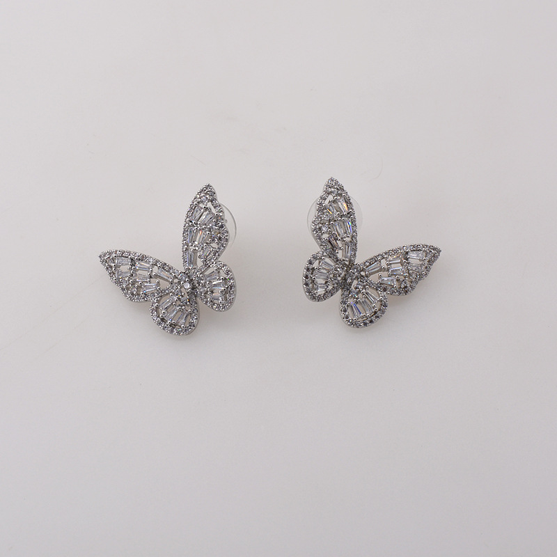 925 Silver Needle Zircon Micro-inlaid Butterfly Earrings Sweet Three-dimensional Butterfly Earrings Wholesale Nihaojewelry display picture 4