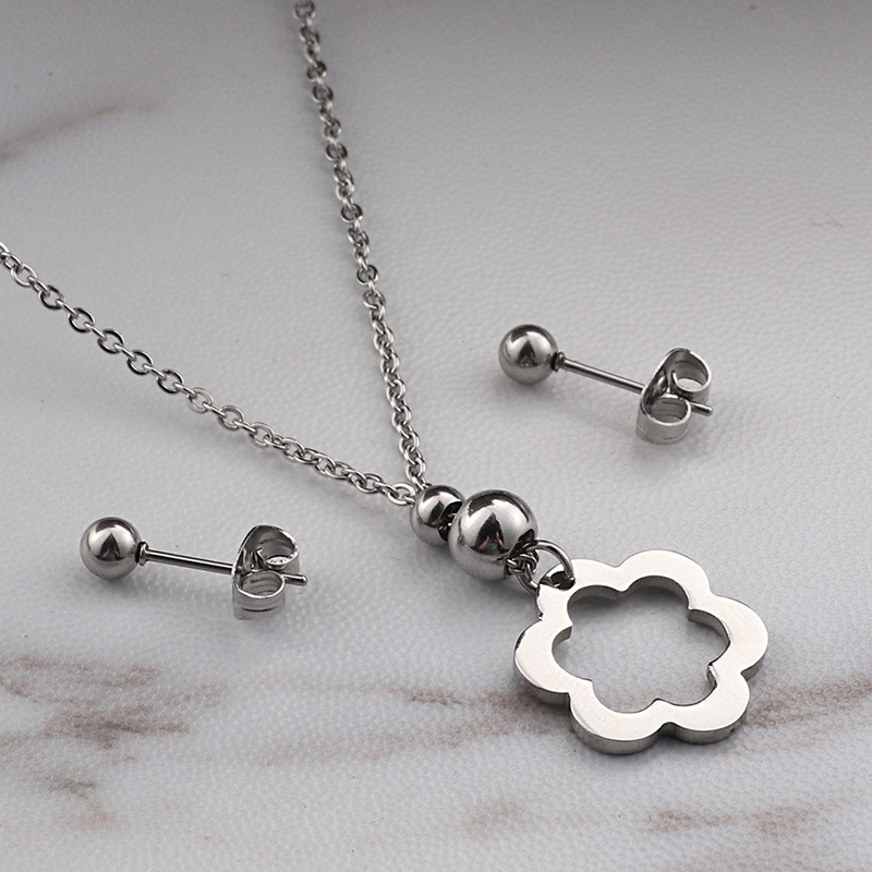 Korean style simple hollow small flower necklace set wholesale