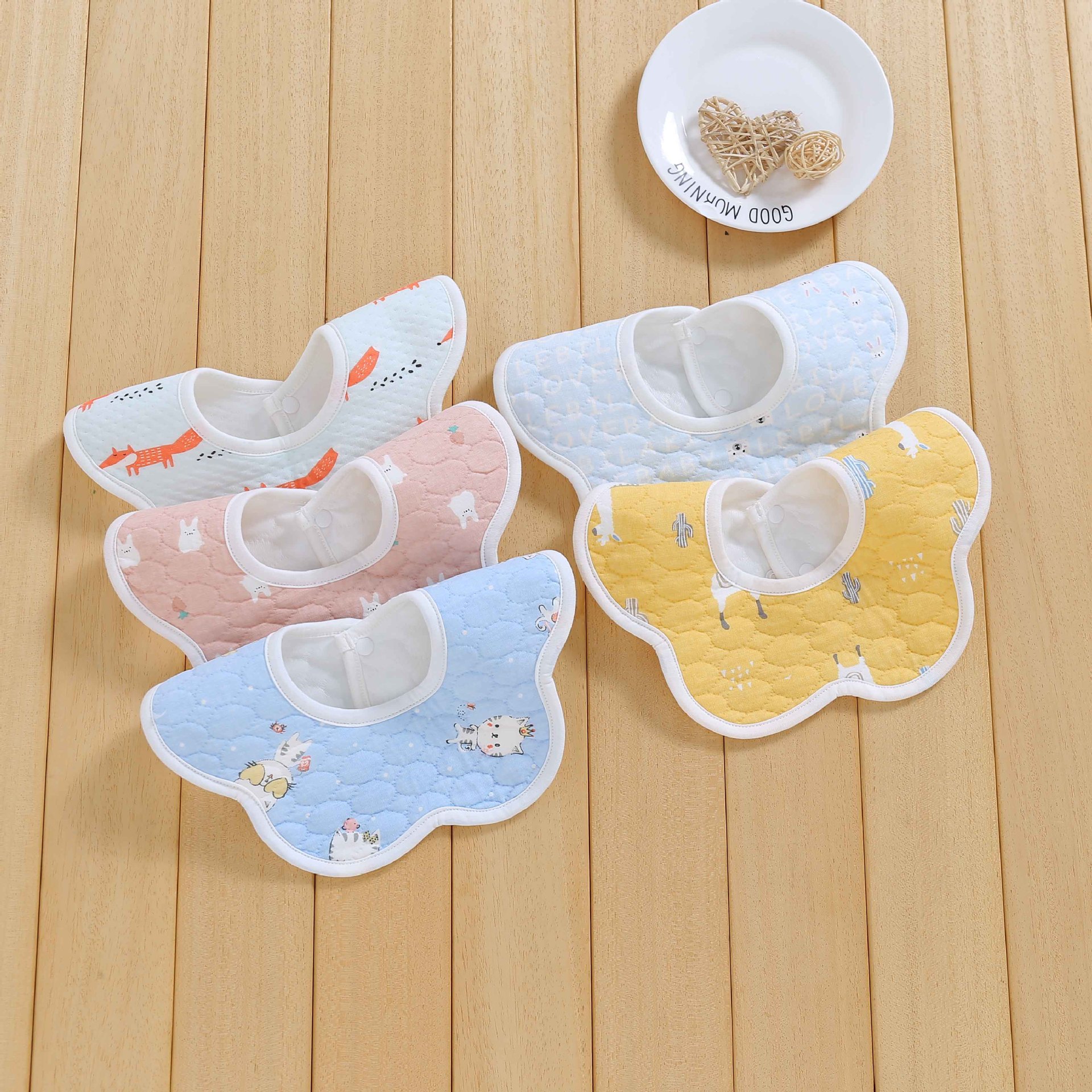 小花猫防水围嘴6