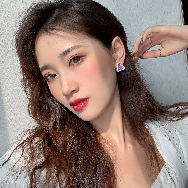 Corée 925 Aiguille En Argent Violet Brillant Diamant Nouvelles Boucles D&#39;oreilles Sauvages À La Mode Des Femmes Coréennes display picture 13