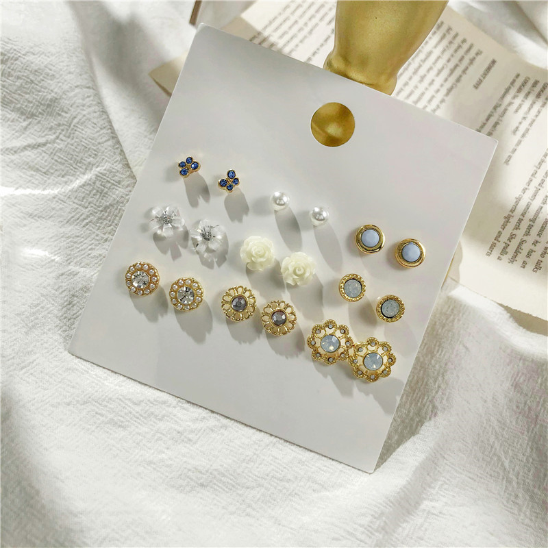 Simple Earrings Mini Earrings Pure Flowers Gentle Princess Diamond Crystal Earring Set Wholesale Nihaojewelry display picture 5