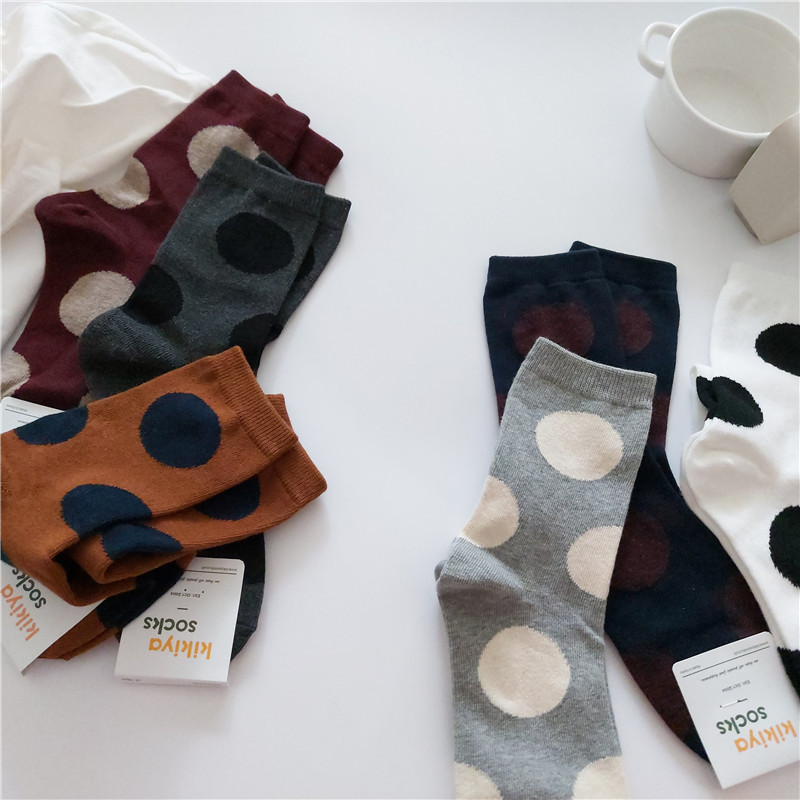 Women's Simple Style Round Dots Cotton Crew Socks A Pair display picture 2