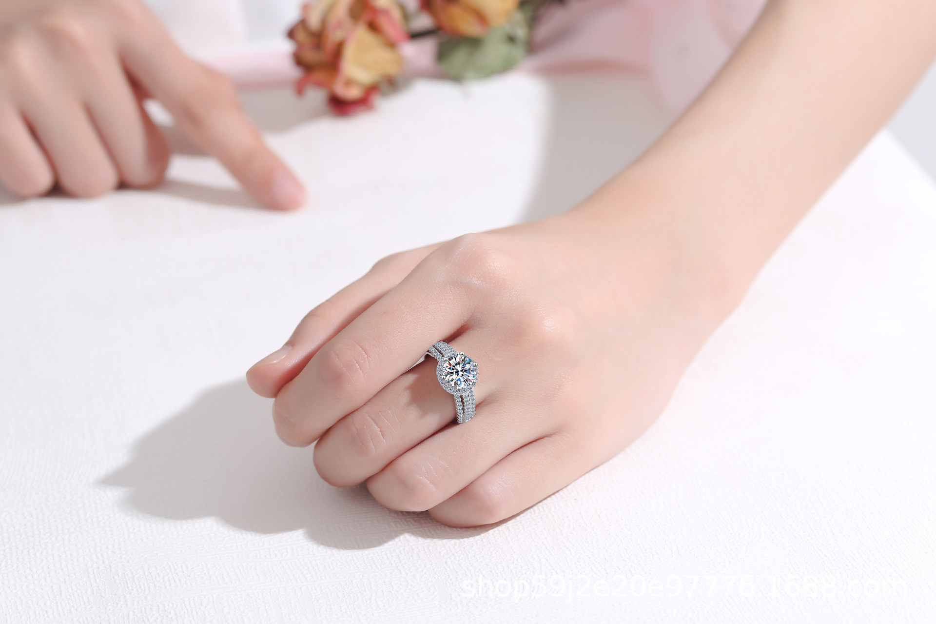 Luxurious Geometric Sterling Silver Moissanite High Carbon Diamond Rings In Bulk display picture 1