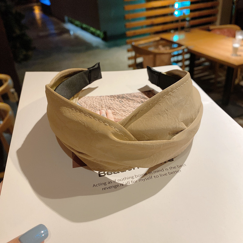 140g Weight Headwear Classification Festival Occasion Pu Leather Material Geometric Pattern Women'S Gender Khaki, Beige, Pink, Green, Blue, Wine Red, Yellow, Black Color Simple Style Wide-brimmed Cross Solid Color Leather Headband Wholesale 10