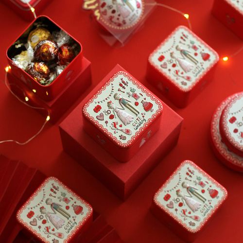 Red groom and bride three-dimensional relief small square box wedding candy box creative iron box candy box gift box