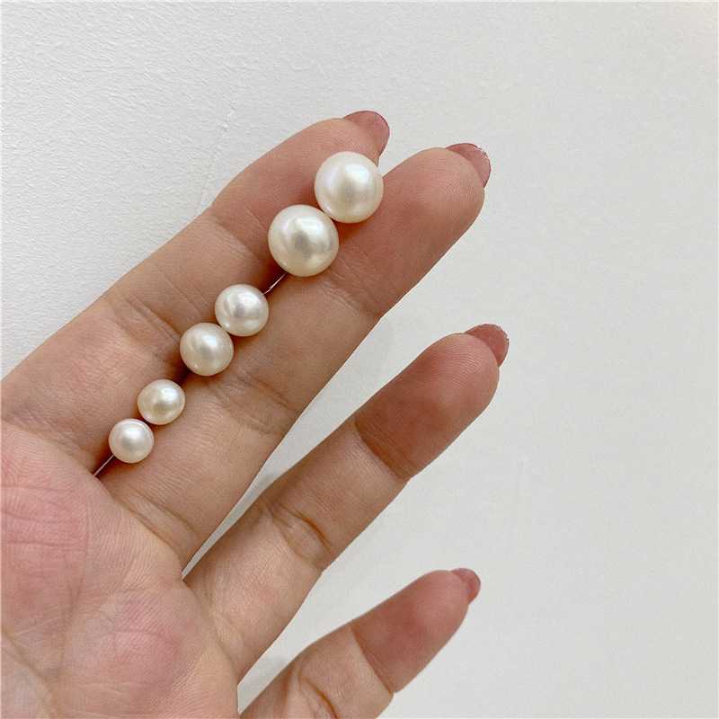 1 Pair Retro Solid Color Plating Freshwater Pearl Ear Studs display picture 1