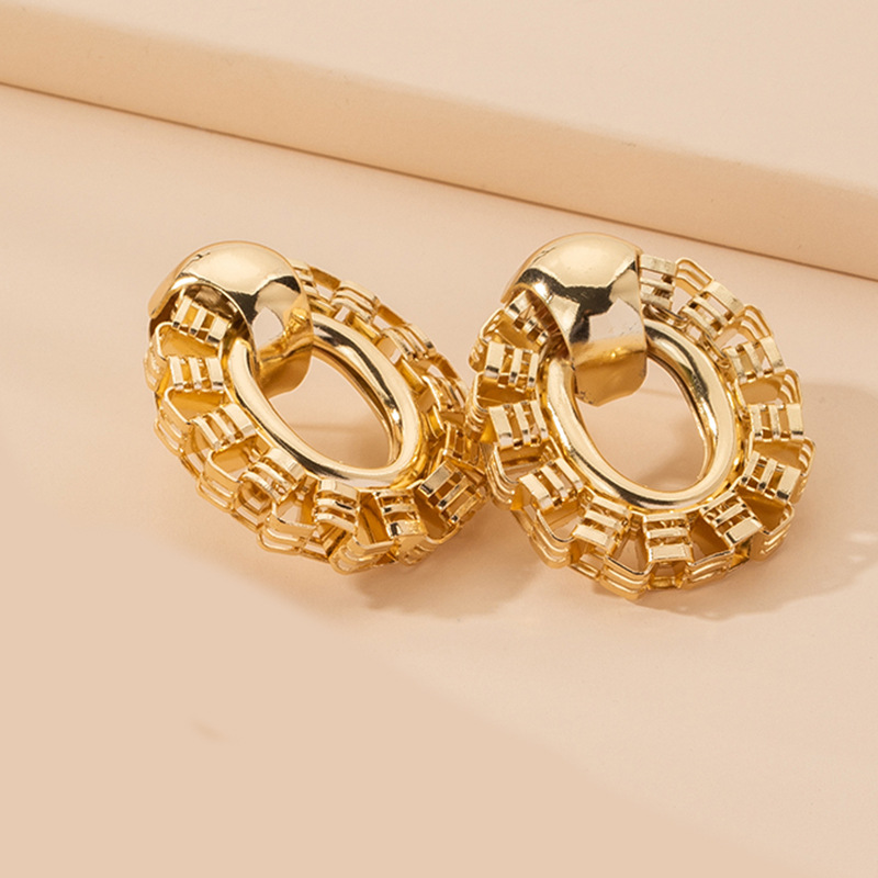 New Exaggerated Retro Fashion Popular Geometric Creative Earrings Wholesale display picture 7