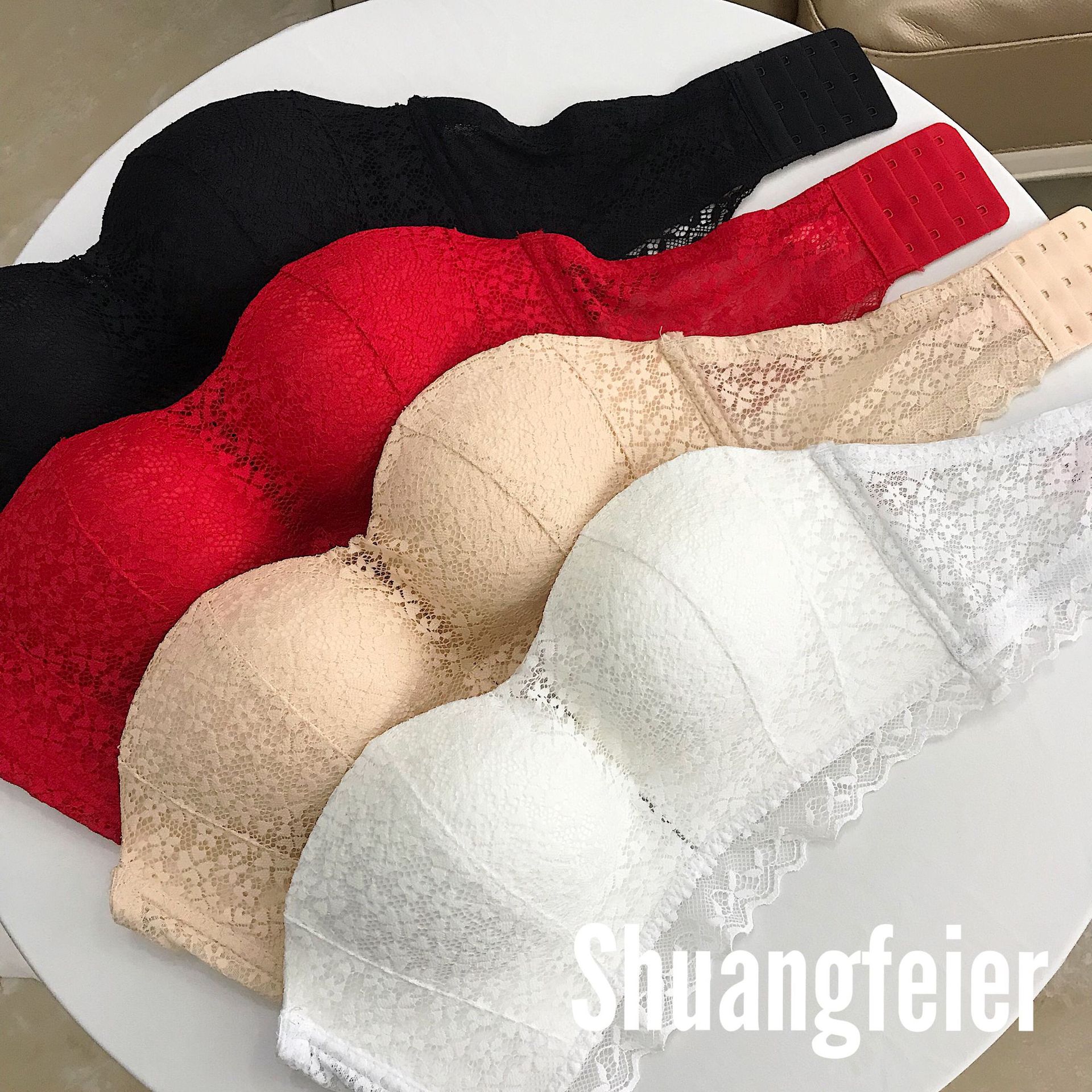 A variety of wearing a beautiful back underwear without steel ring buds gathered on the pair of virgin chest anti-slip straps tube top
