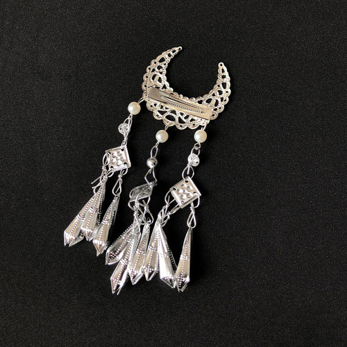 Ancient costume hair accessories, phoenix silver hair clips, film studio Hanfu hairpins, flowing hair ornaments with tassels for women, antique-style hair decorations.