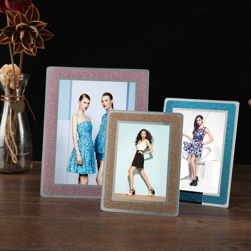 Factory wholesale crystal diamond powder table photo frame creative European-style photo rack desktop portable photo rack