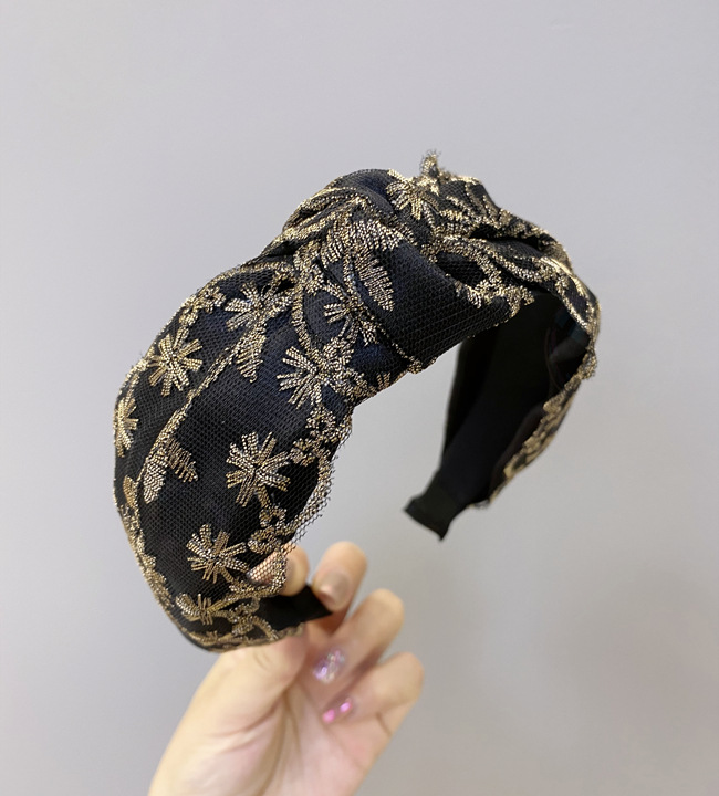 Korean Lace Headband Fashion Mesh Embroidery Flower Knotted Headband Wide Side Hair Hole Pressure Hair Band Wholesale Nihaojewelry display picture 3