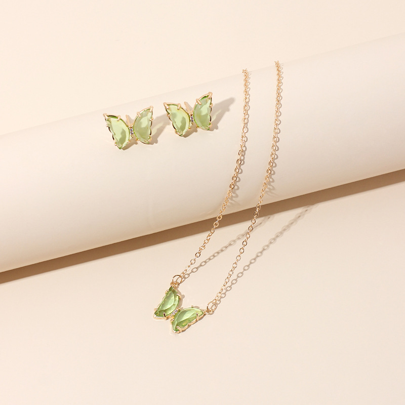 Simple Nouveau Or Simple Diamant Acrylique Sen Papillon Pendentif Boucles D&#39;oreilles Collier Chaîne De La Clavicule Ensemble display picture 18