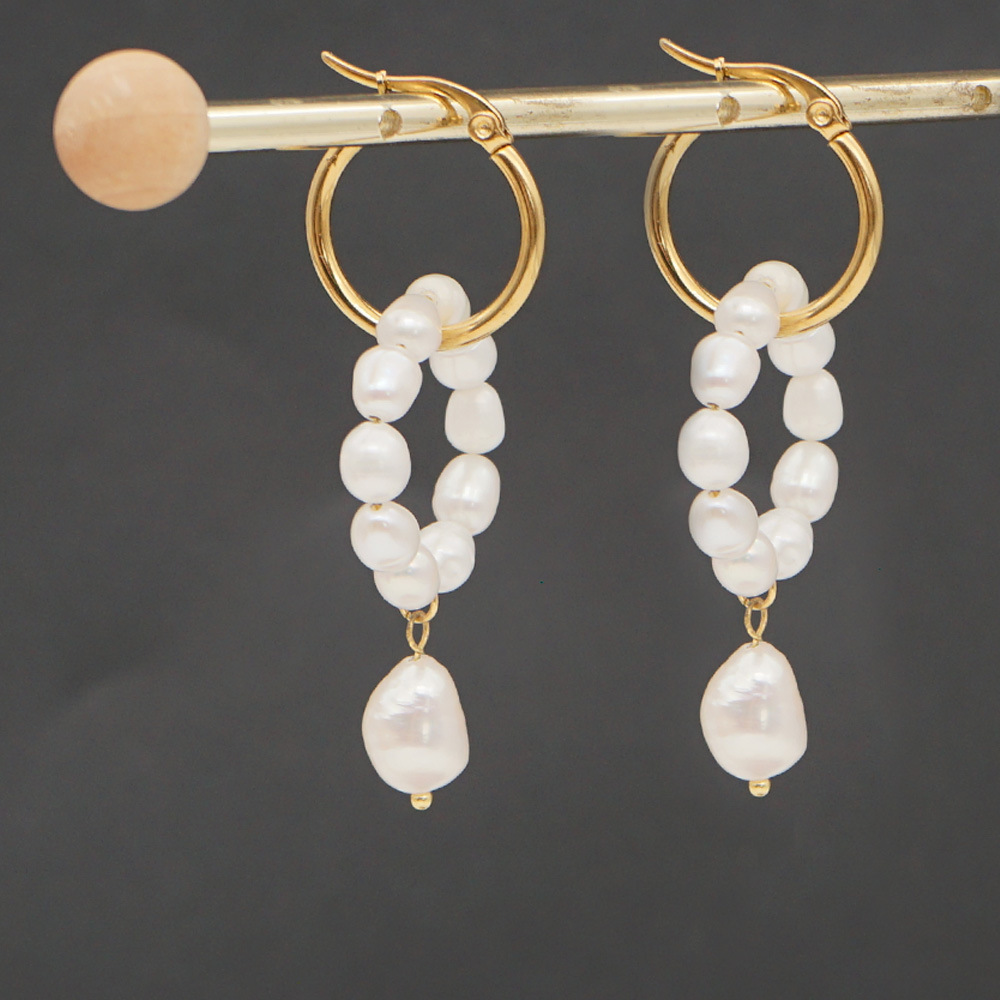 Hot Selling Mode Speziell Geformte Perlen Persönlichkeit Übertriebene Ohrringe display picture 2