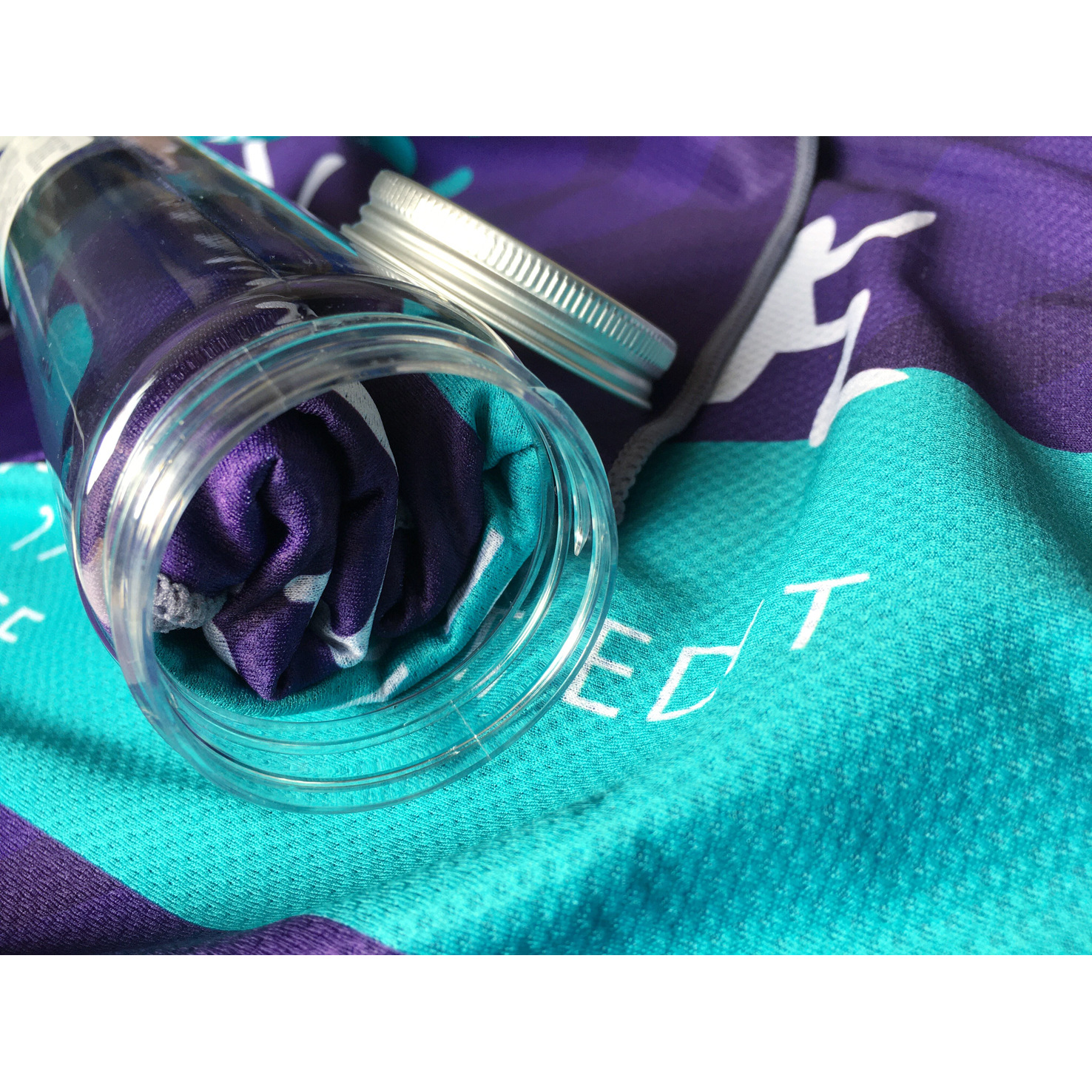 运动健身冰感毛巾冷感冰凉巾厂家直供 冰丝跨境运动冷感毛巾制作