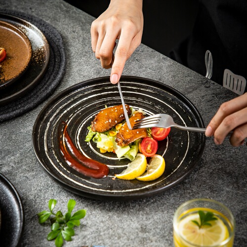Cross-border Japanese sushi sashimi round plate commercial western steak plate roasted bird barbecue plate self-service black plate
