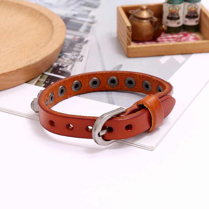 New  Retro  Versatile  Cowhide Bracelet Wholesale Nihaojewelry display picture 2