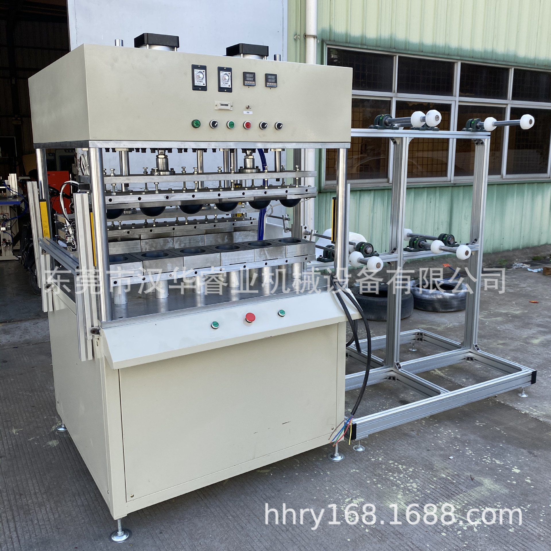 杯型口罩成型机 防尘口罩定型剪切设备 杯型口罩热压定型机现货