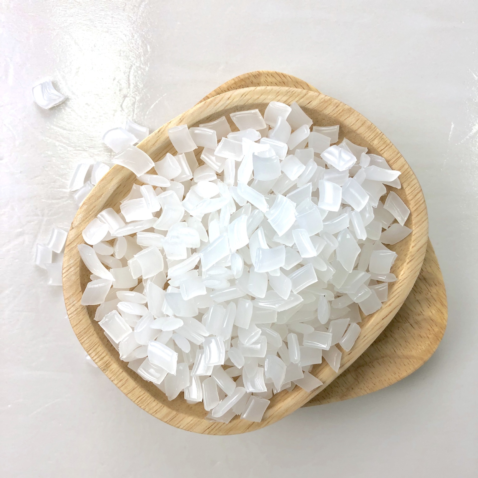 书刊装订热熔胶透明色铜板纸用胶不掉页厂家直供