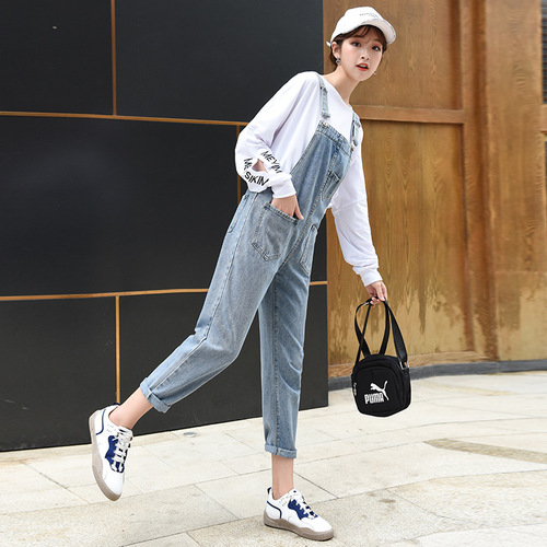 Autumn new denim overalls for women, slimming, Korean version, loose, age-reducing, ripped dad pants for small people 5019