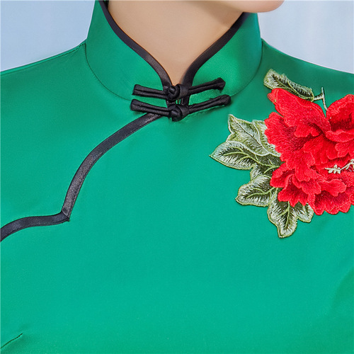 Cheongsam green embroidered long classic cheongsam dress Chinese Dress Qipao for women 