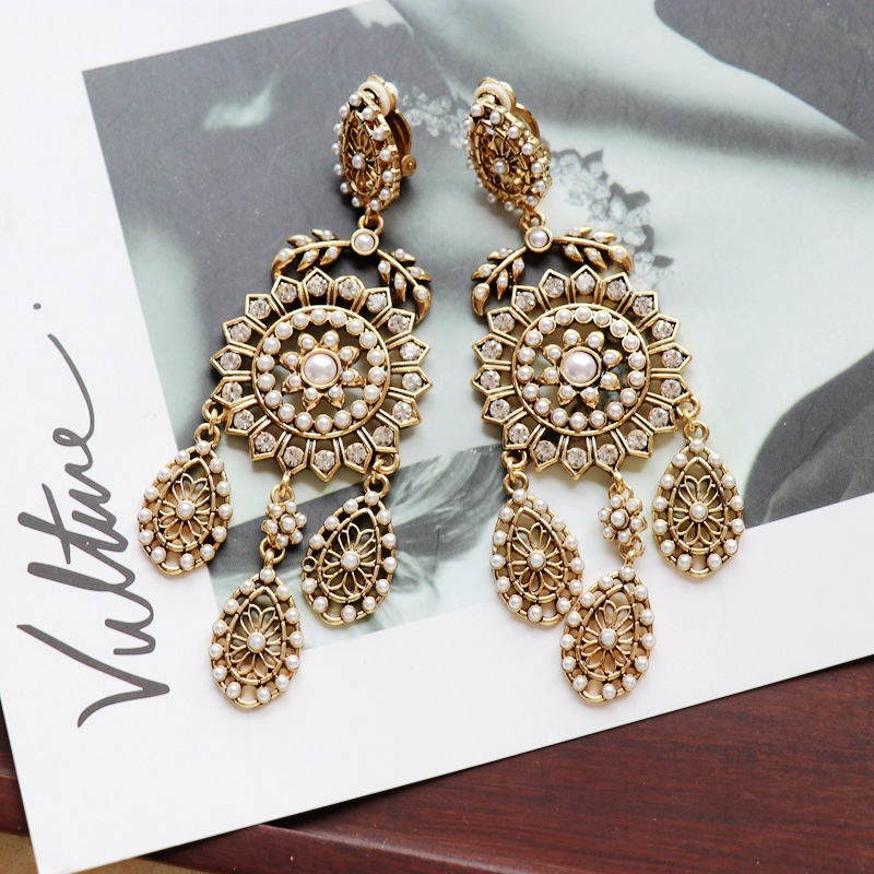 Golden Retro  White Millet Beads  Earrings display picture 2