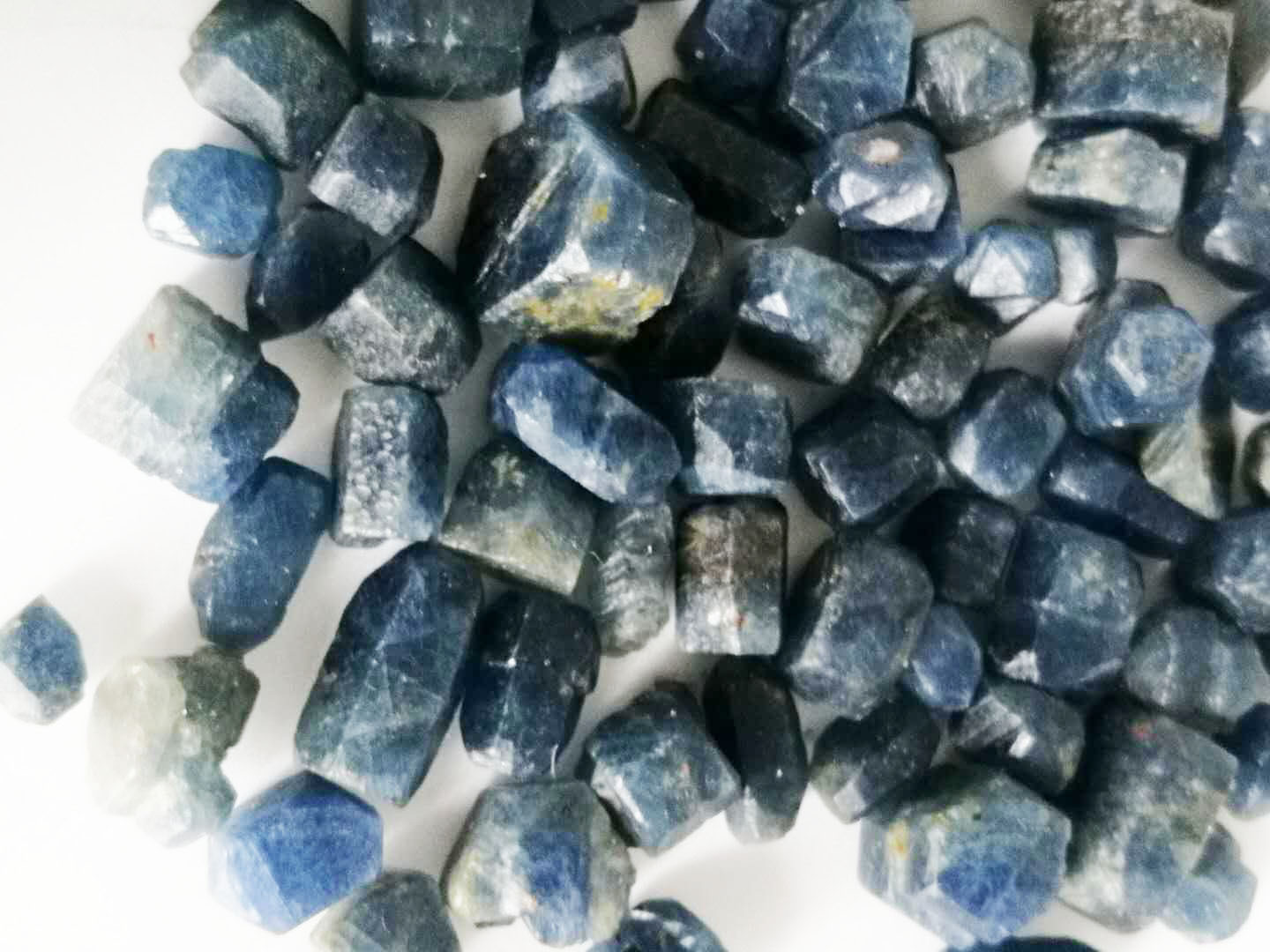 蓝刚玉原石图片,种类,把玩_大山谷图库