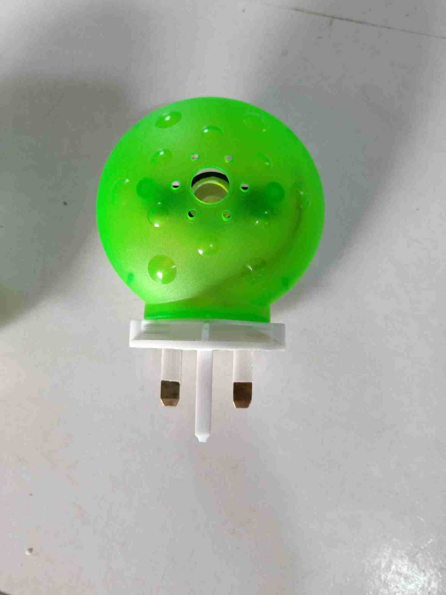 厂家生产蚊香电加热器，小英三插，陶瓷发热芯