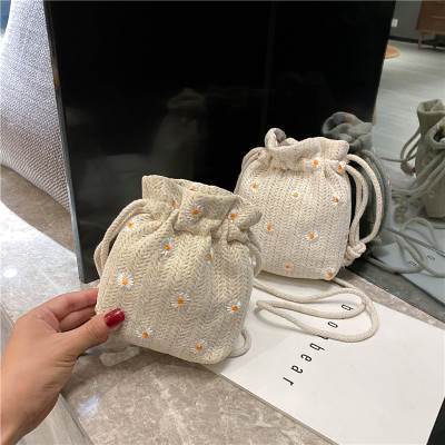 new pattern Like a breath of fresh air bucket Bag summer Diagonal package Wrinkle Ju Japan and South Korea fashion Small bag 2020 Woven bags