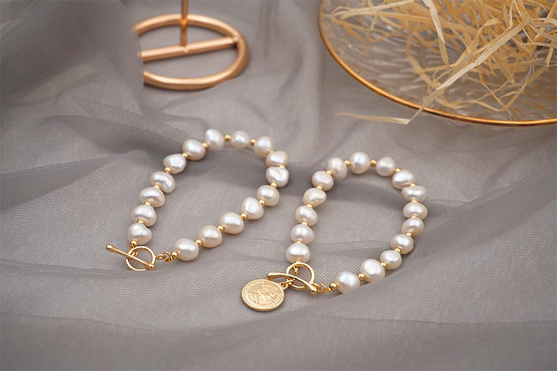 Simple Style Portrait Pearl Beaded Bracelets 1 Piece display picture 1