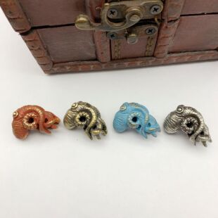 Brass deep sea octopus knife pendant personality car keychain outdoor EDC umbrella rope mobile phone pendant DIY cupronickel accessories