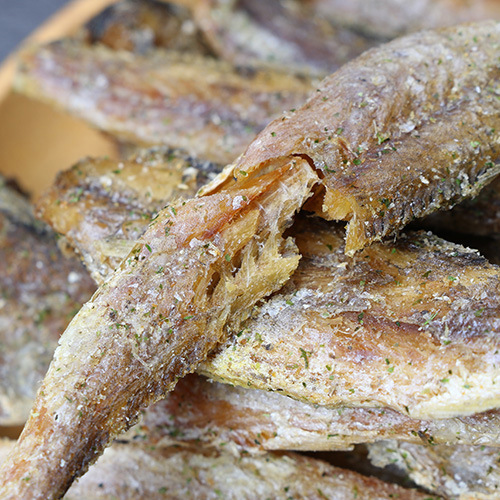 Internet celebrity grilled yellow croaker, crispy small yellow croaker, delicious fish snacks, small food manufacturers wholesale dropshipping